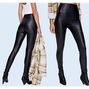 Wilfred Aritzia  Free Black Daria High Waisted Vegan Leather pants Women's XS